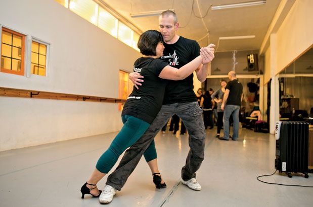 It Takes Two to Kizomba