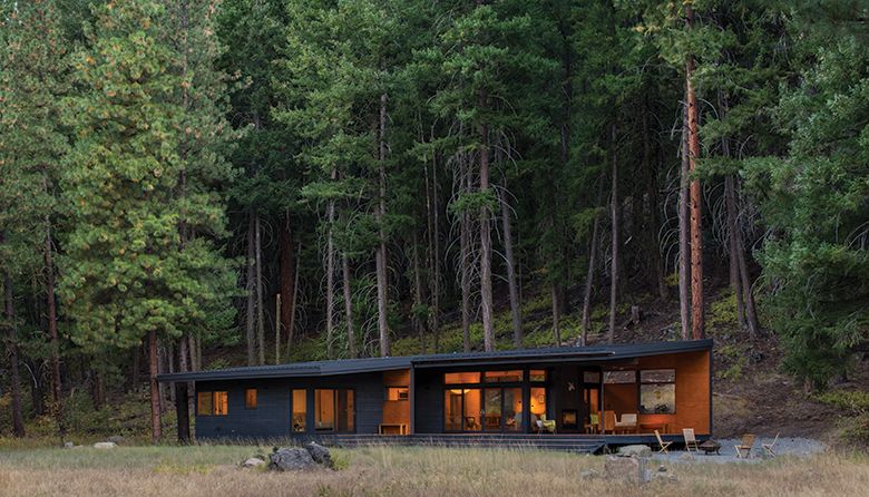 AIA Home of Distinction: Couple Thinks Small in WA's Methow Valley