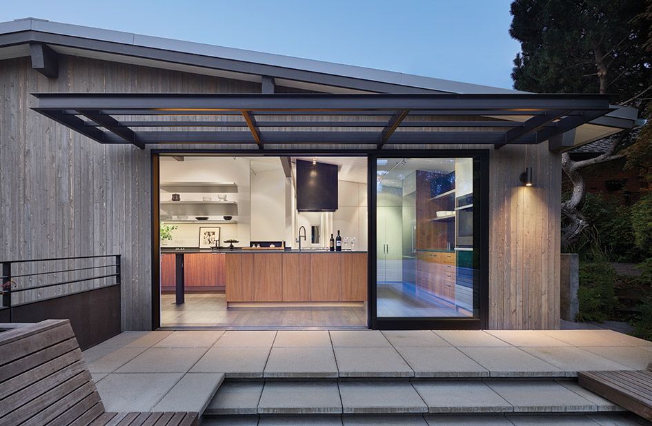 Mid-century Modern Simplicity Meets Natural Beauty in Laurelhurst