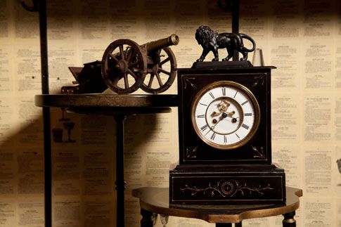 How to Bring the Classic Cocktail Lounge Look to Your Home