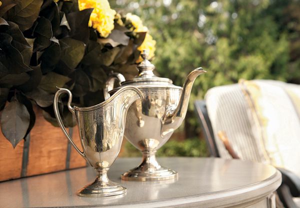 Statement Pieces Perfect for Springtime Entertaining