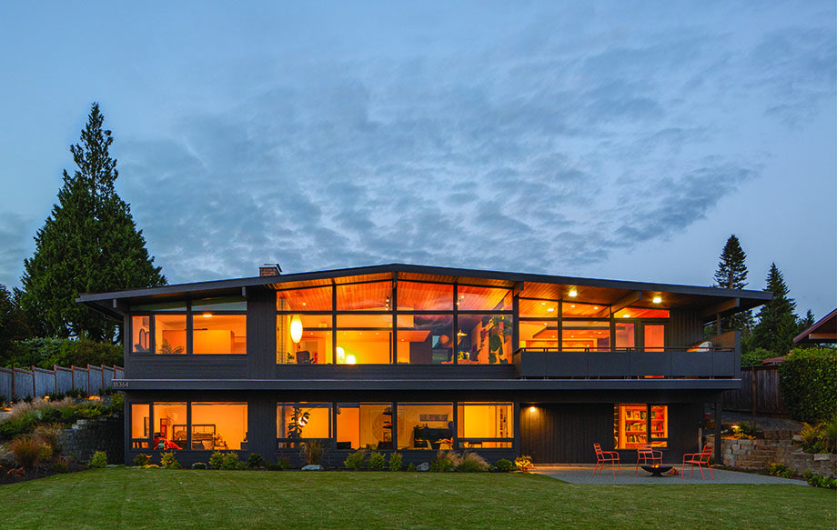 'The Golden House' An Eye to The Future, a Nod to The Past