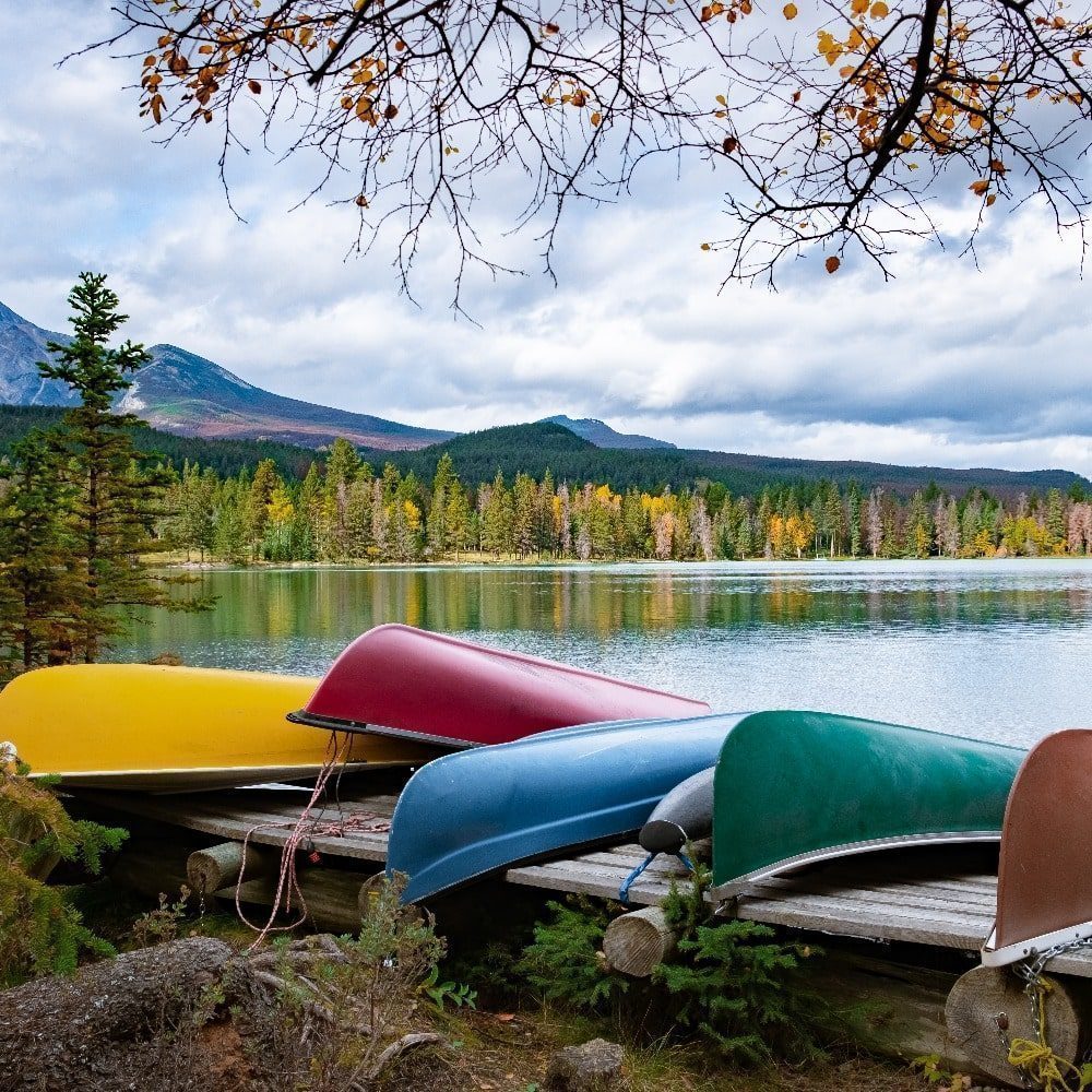 Lakeside Getaways: Peace and Awe