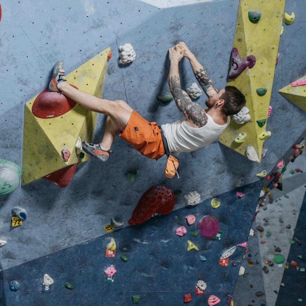 The Games of Gravity