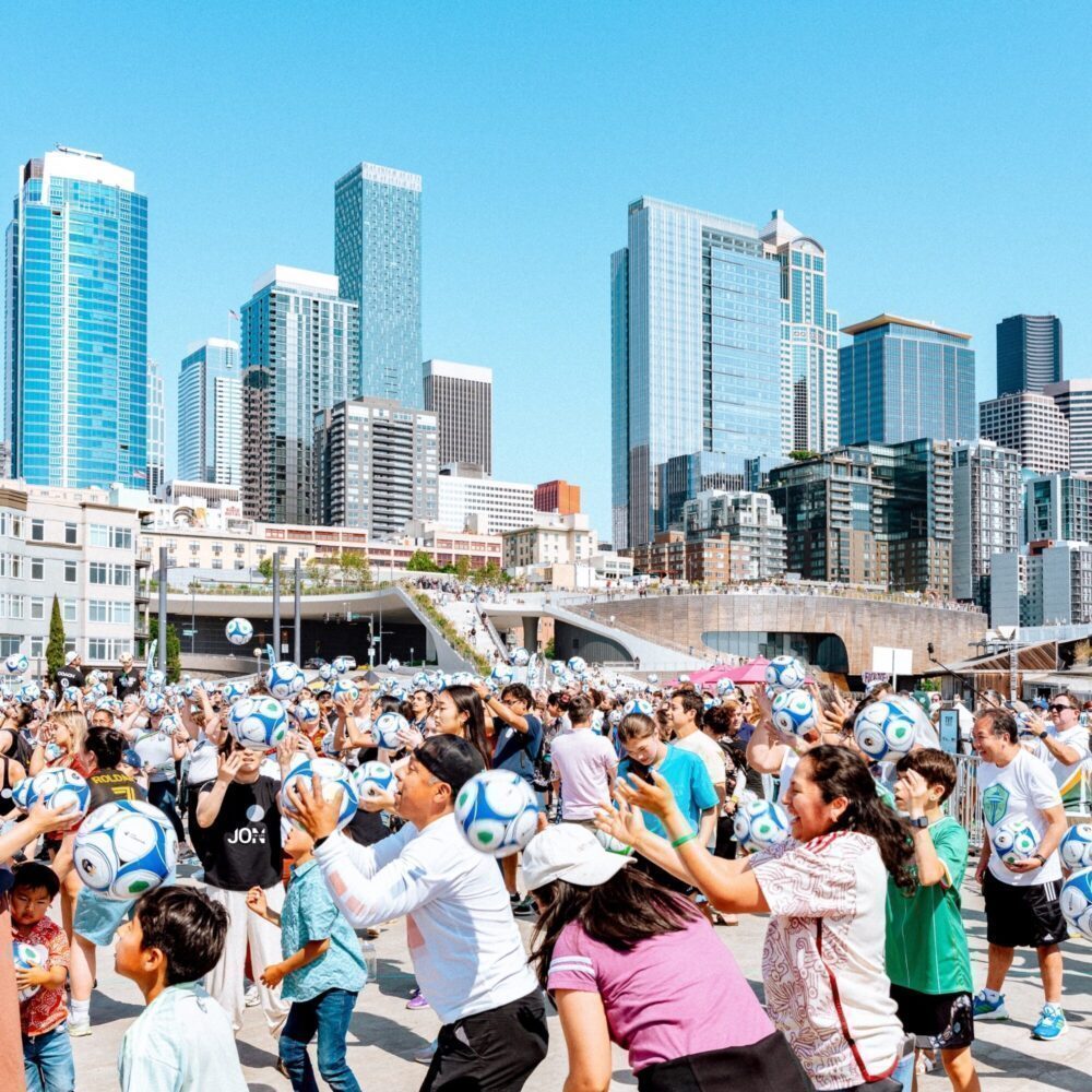 Seattle Smashes World Record