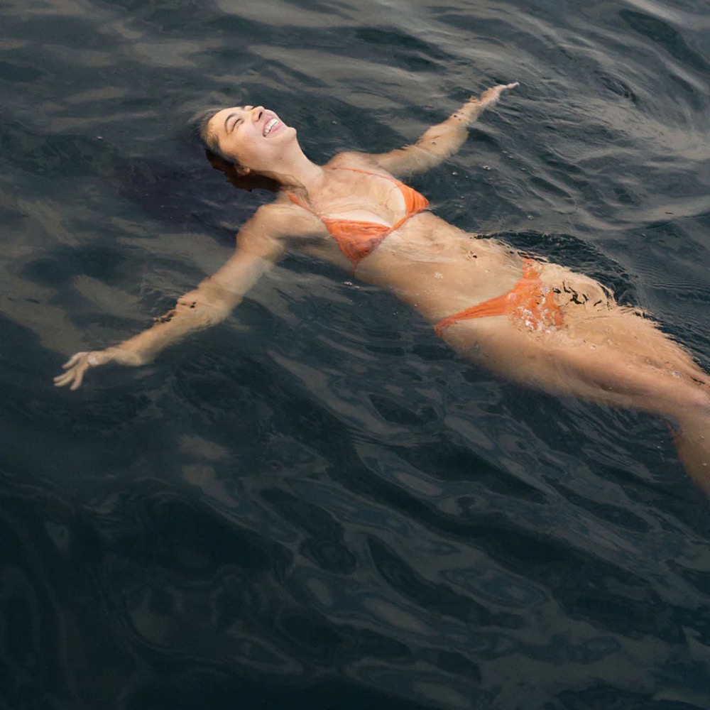 Floating with Friends